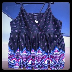 26/28 sleeveless top black w/ blue, red, gray